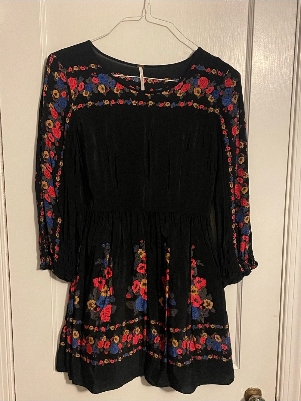 Free People “Age of Aquarius” Black Floral Mini Dress Sz 6